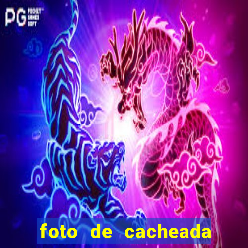 foto de cacheada no espelho